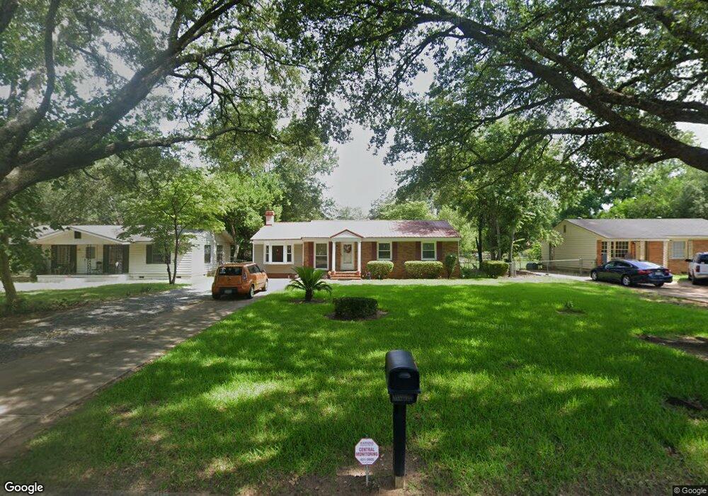 1517 Edgerly Ave, Albany, GA 31707 - photo 1