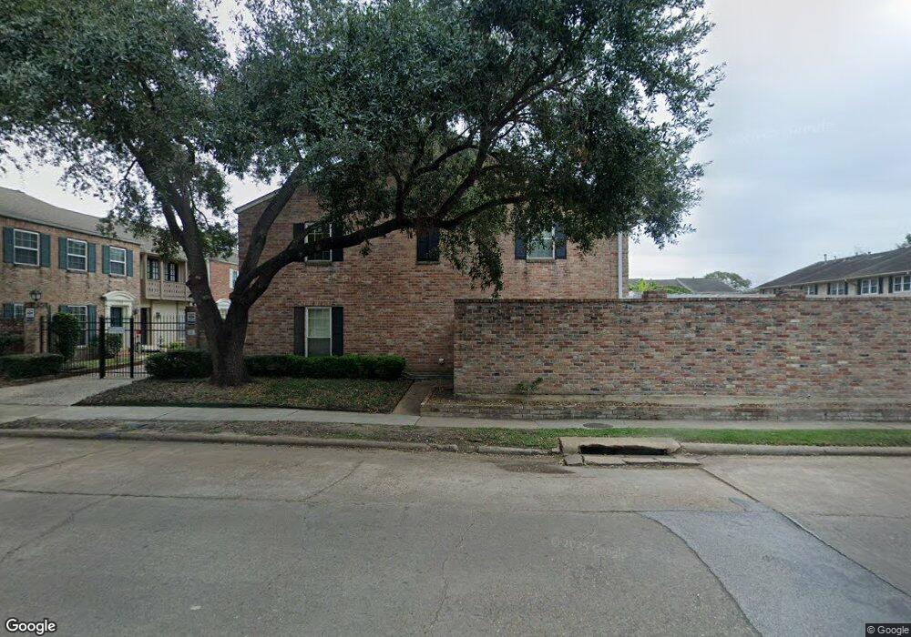 2119 Lander Ln unit 74, Houston, TX 77057 - photo 1