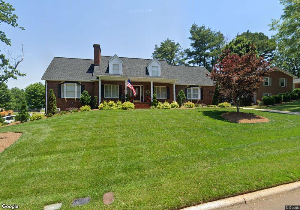 916 Carolyn St, Statesville, NC 28677 - photo 1