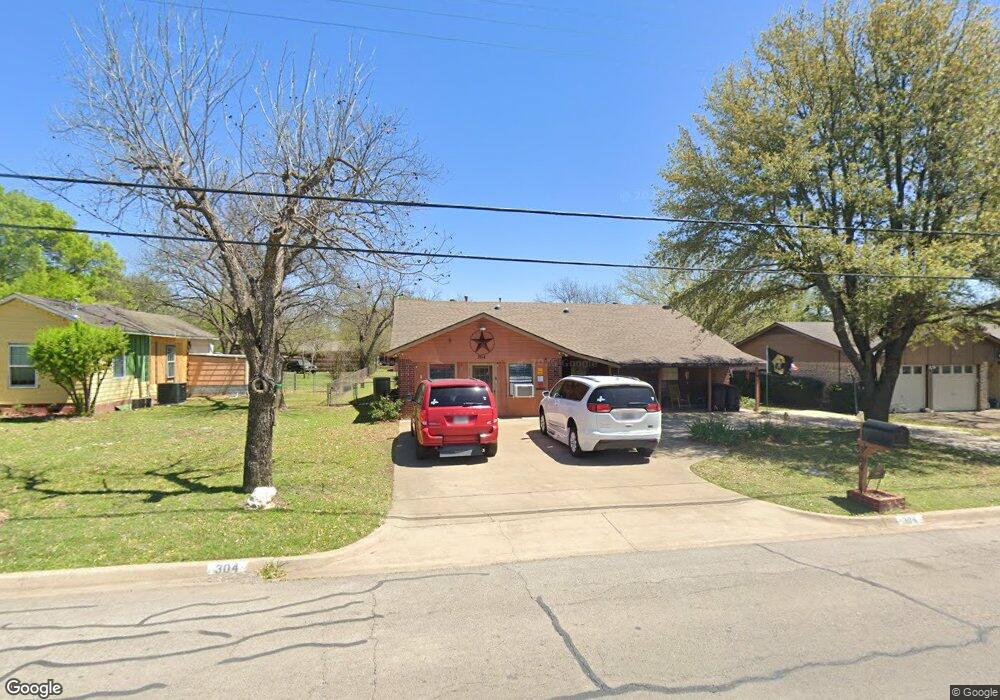 304 Glen Rose Ave, Cleburne, TX 76033 - photo 1