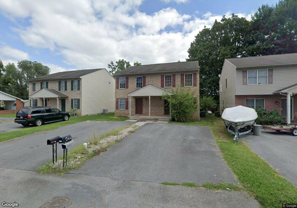 1542 Crest View Ave, Hagerstown, MD 21740 - photo 1