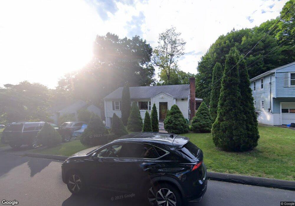 81 Seneca Rd, New Haven, CT 06515 - photo 1