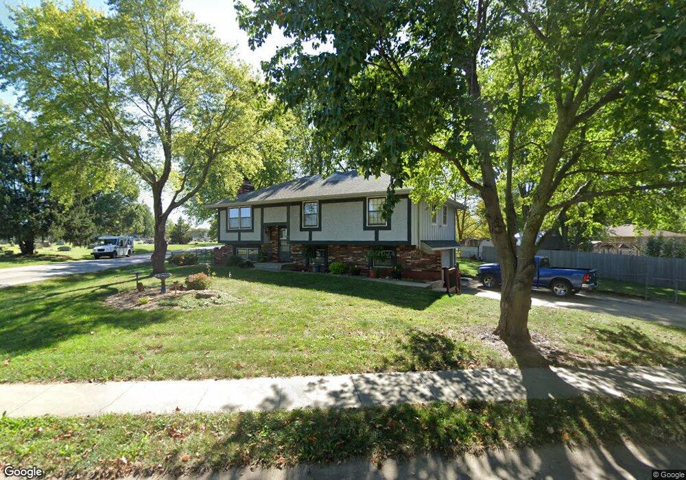 501 S Monroe St, Raymore, MO 64083 - photo 1