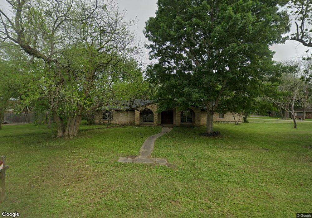 2 San Bernard St, Bay City, TX 77414 - photo 1