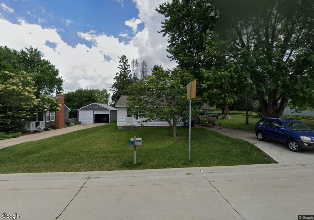 217 N Ellen St, Cedar Falls, IA 50613 - photo 1