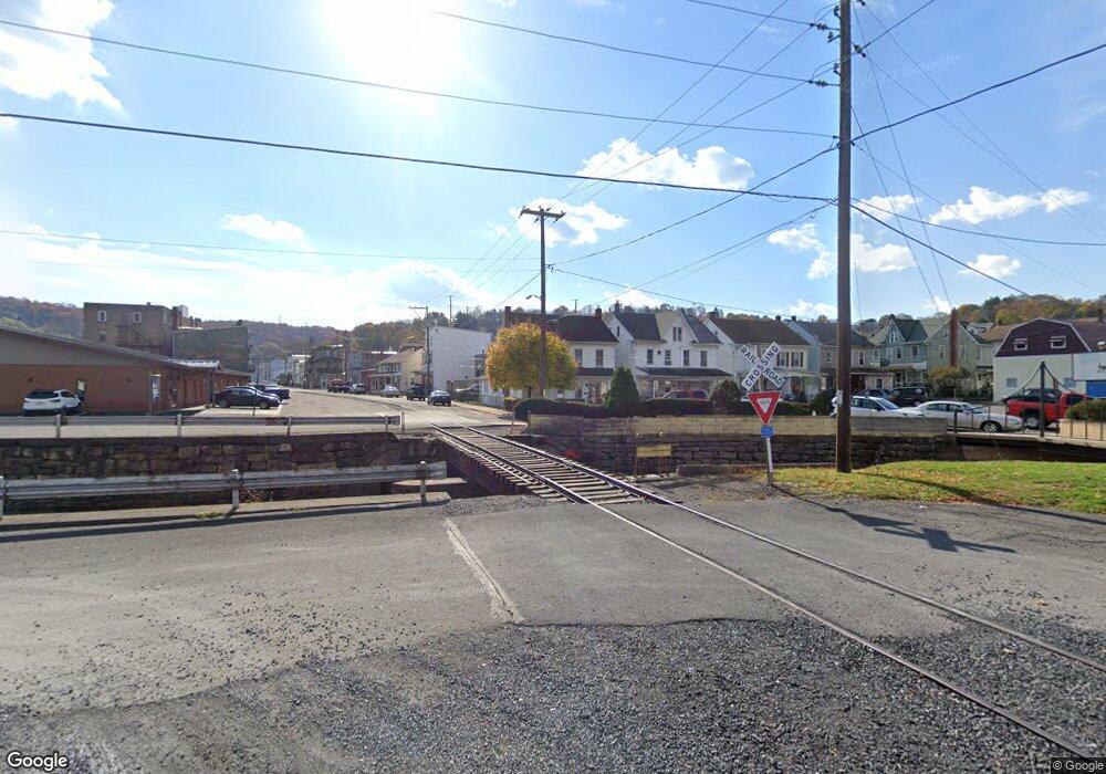 402 W Chestnut St, Shamokin, PA 17872 - photo 1