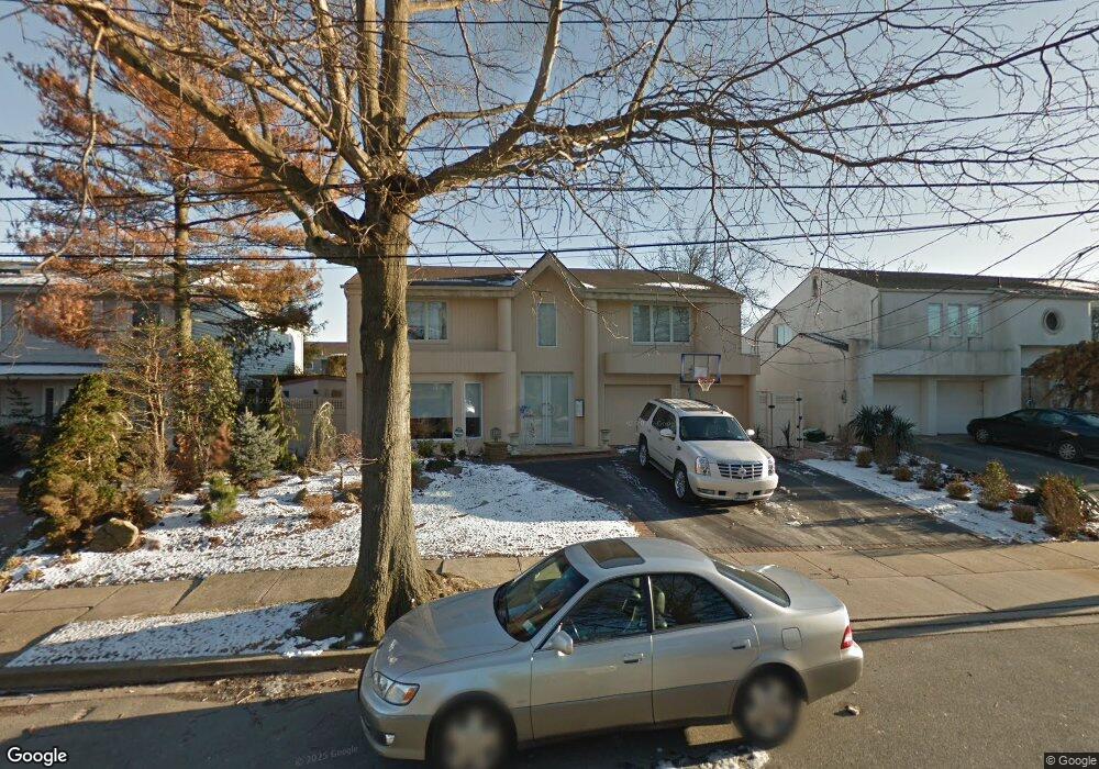 3262 Gary Ln, Merrick, NY 11566 - photo 1