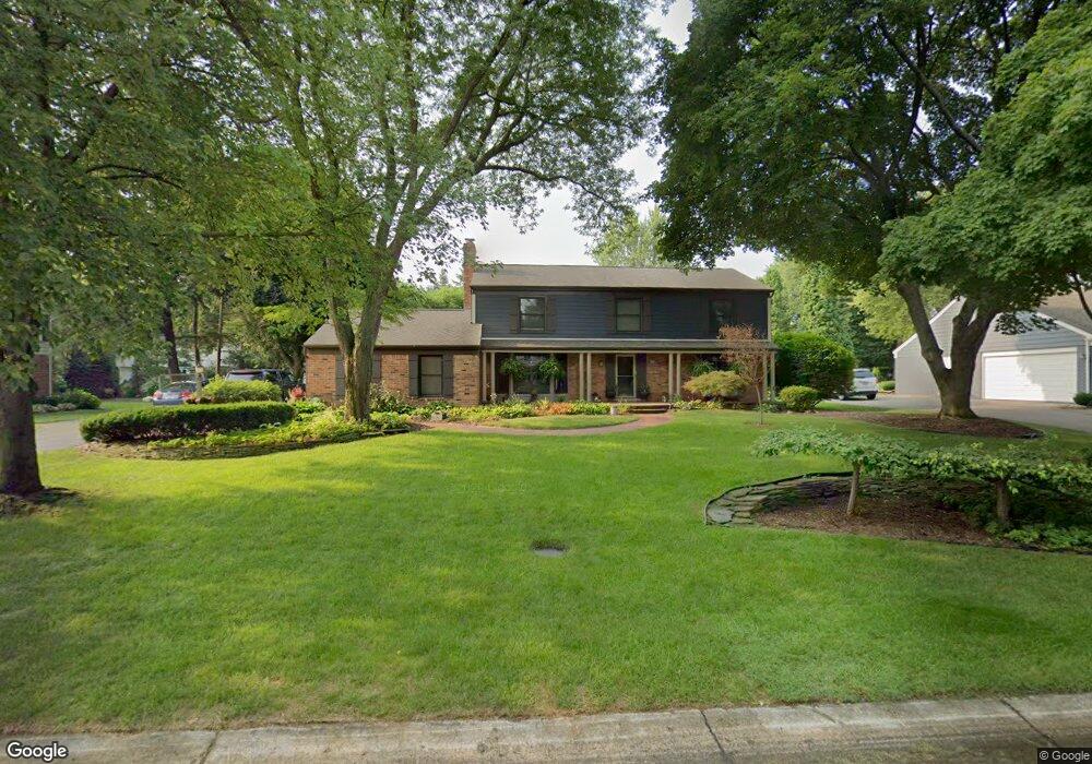 830 Thorntree Ct, Bloomfield Hills, MI 48304 - photo 1