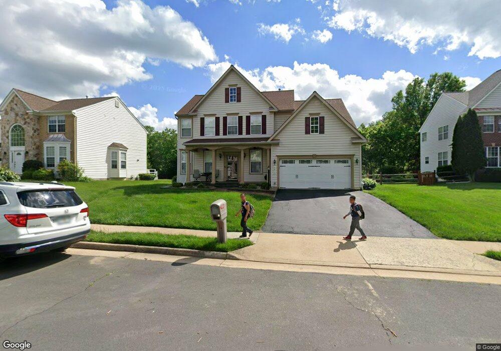 5973 Tapestry Dr, Woodbridge, VA 22193 - photo 1