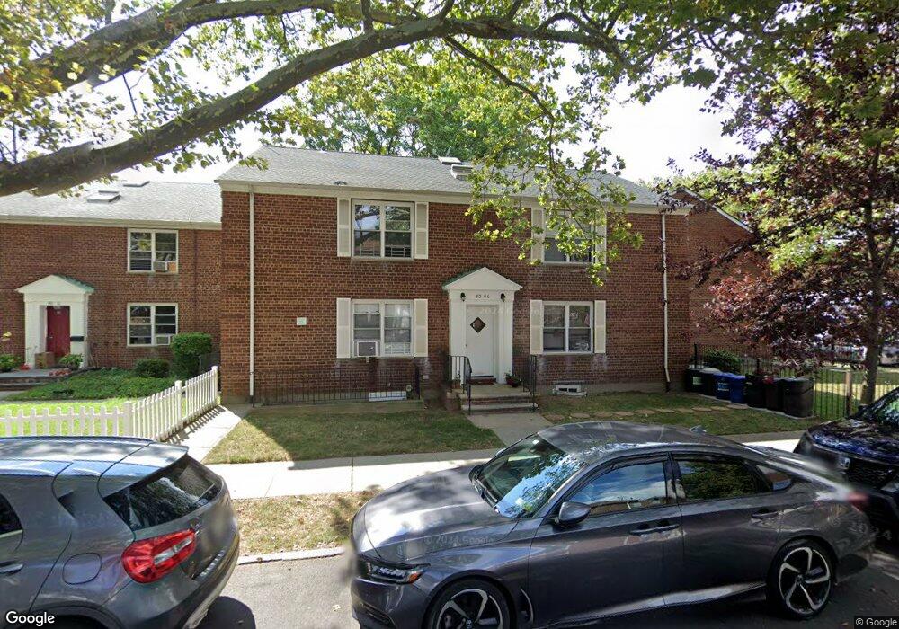 40-06 193rd St unit 2, Flushing, NY 11358 - photo 1