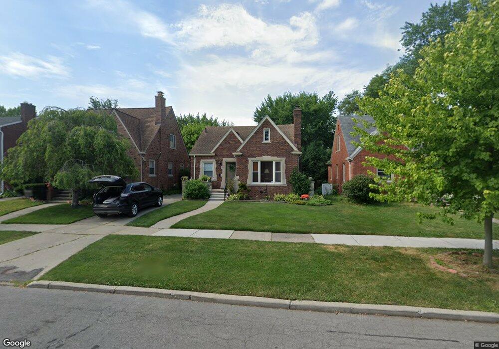 427 Calvin Ave, Grosse Pointe Farms, MI 48236 - photo 1