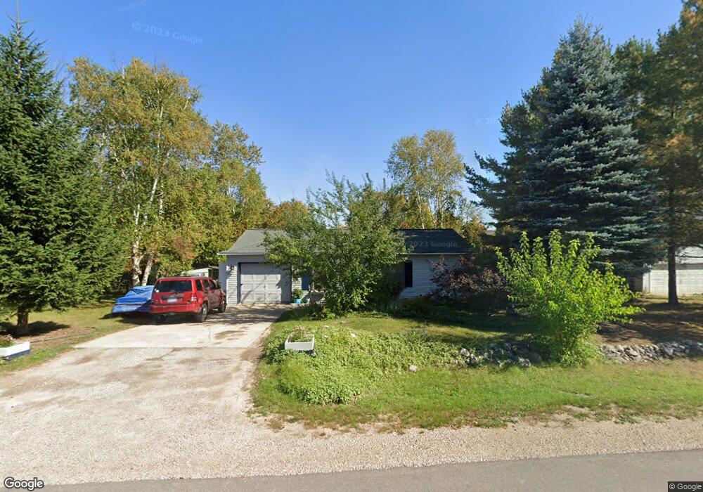 08050 Susan Shores Dr, Charlevoix, MI 49720 - photo 1