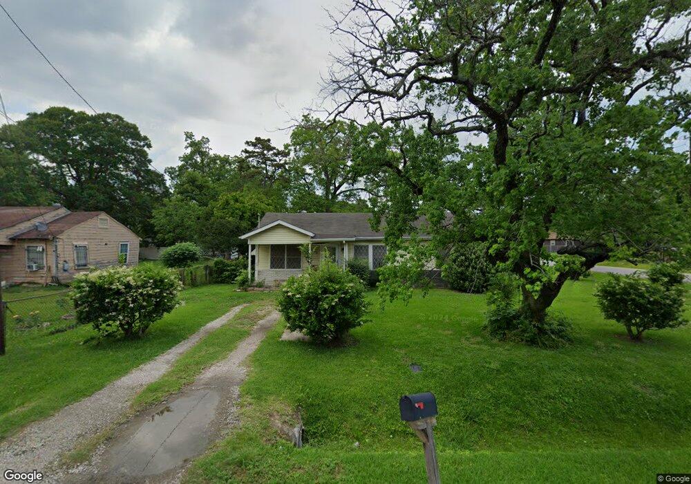 7433 Carothers St, Houston, TX 77028 - photo 1