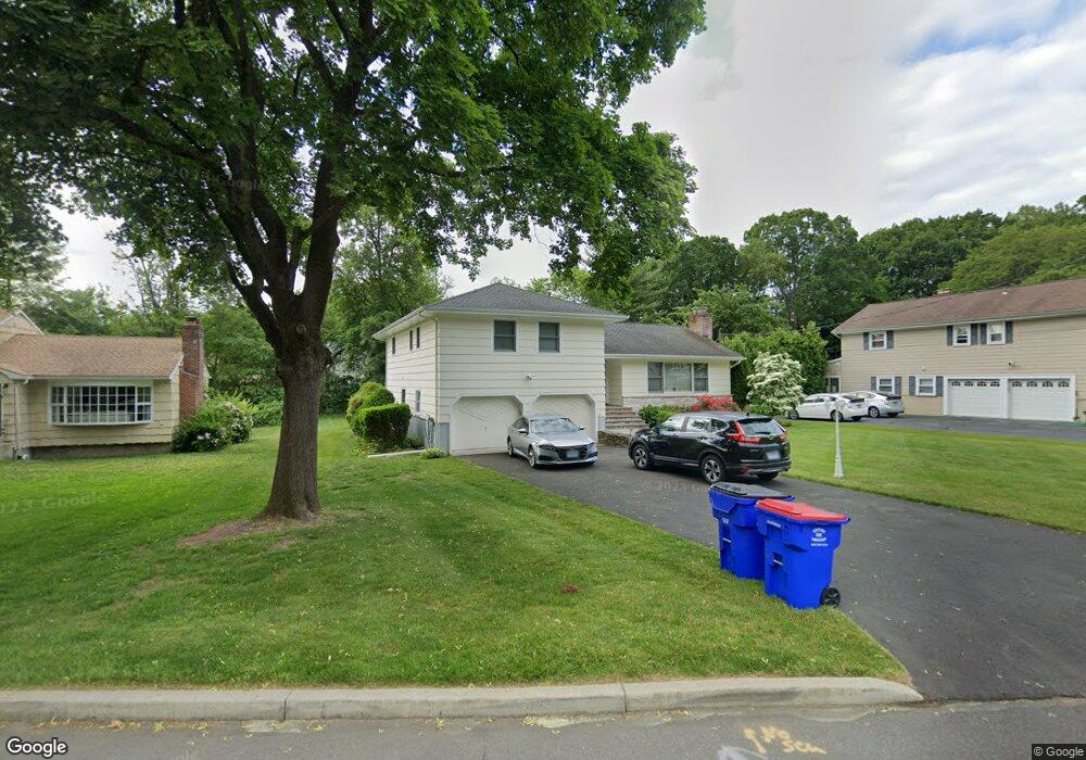 29 Random Rd, Fairfield, CT 06825 - photo 1