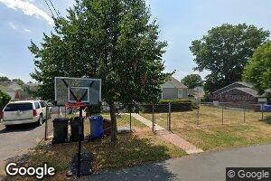 30 Calvin St, Sewaren, NJ 07077