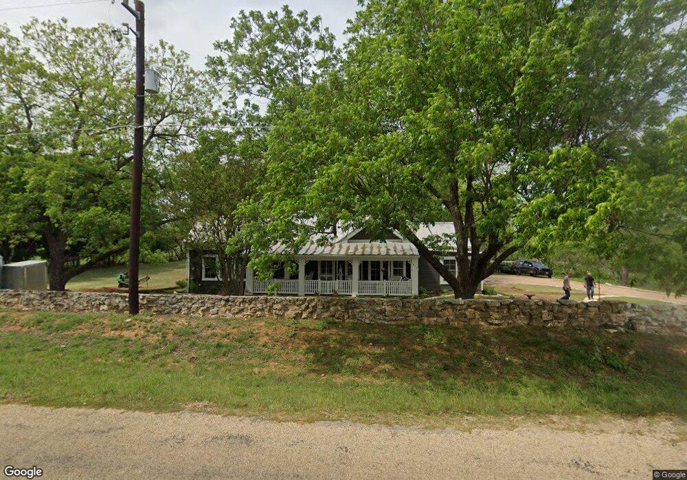 812 S Bowie St, Fredericksburg, TX 78624 - photo 1