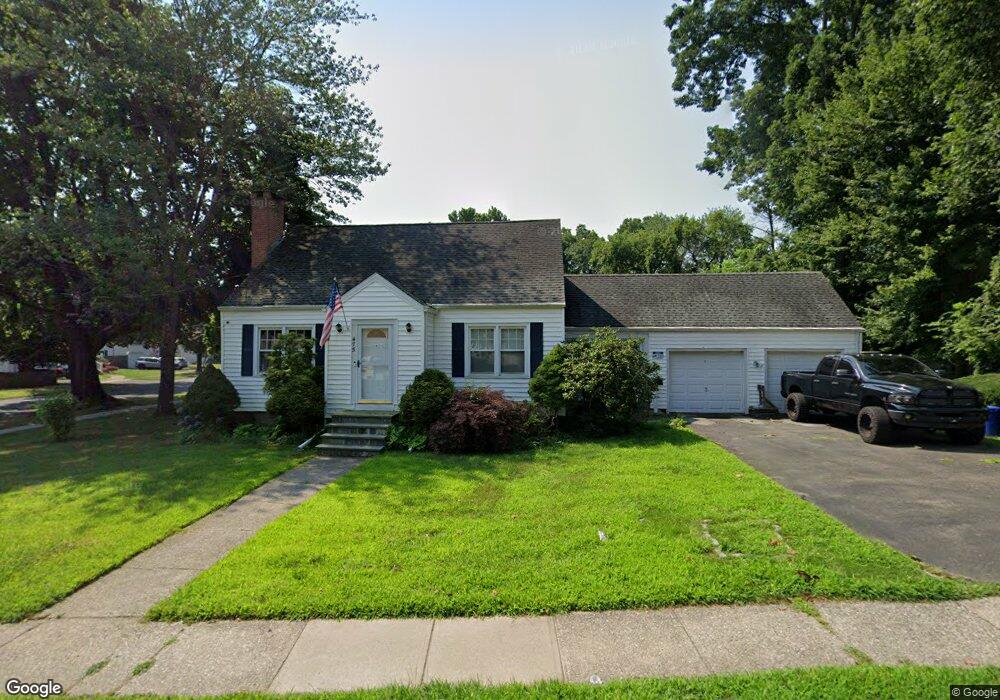 475 Connors Ln, Stratford, CT 06614 - photo 1