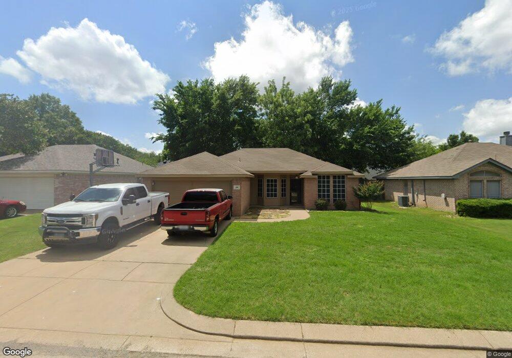 404 Dakota Dr, Joshua, TX 76058 - photo 1