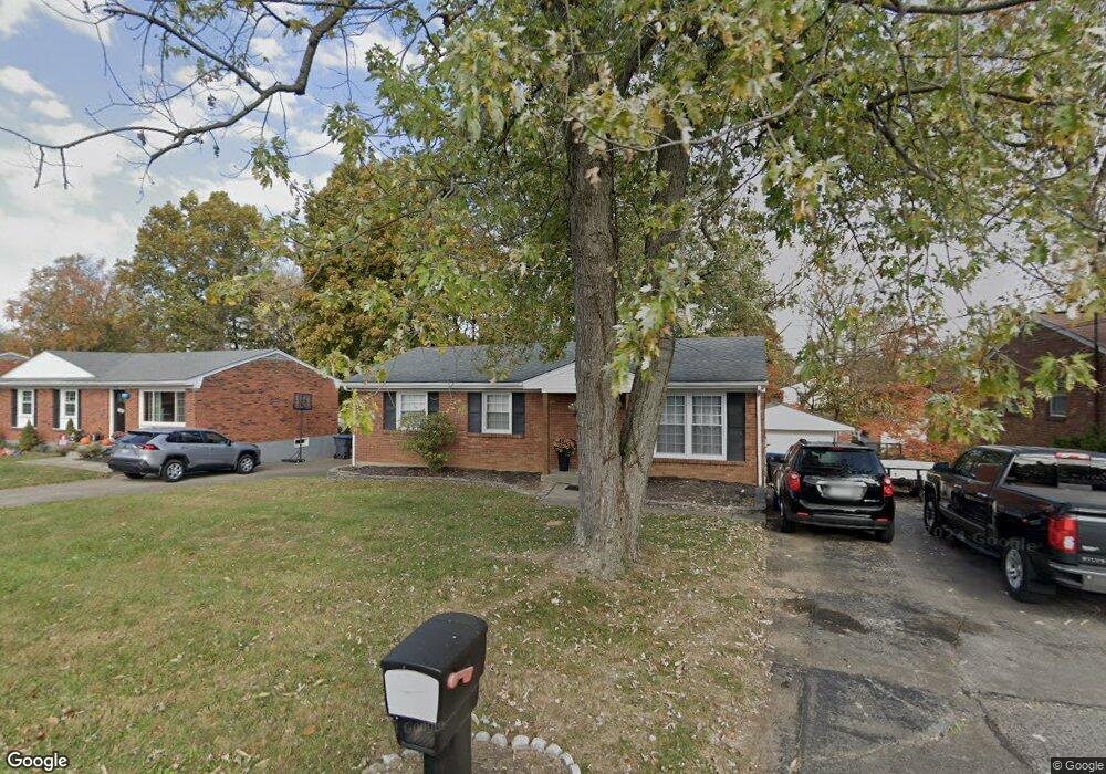 9505 Doewood Ln, Louisville, KY 40291 - photo 1