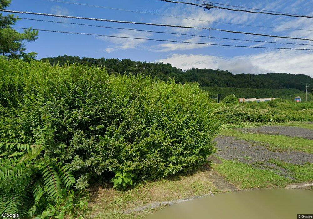 372 N Mill St, Saint Clair, PA 17970 - photo 1