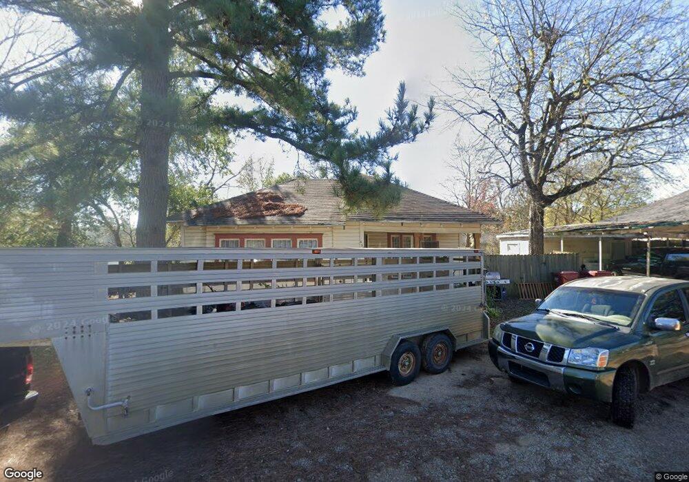 404 E Kiamichi St, Hugo, OK 74743 - photo 1