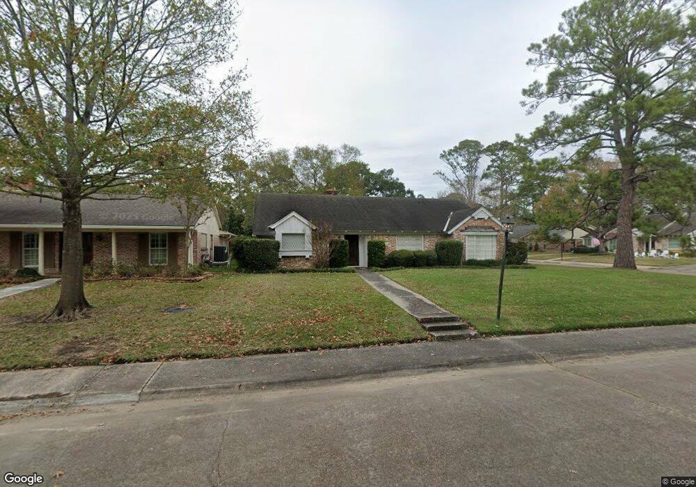 10002 Chevy Chase Dr, Houston, TX 77042 - photo 1