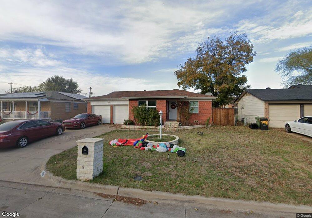 709 Tanglewood Dr, Hurst, TX 76053 - photo 1