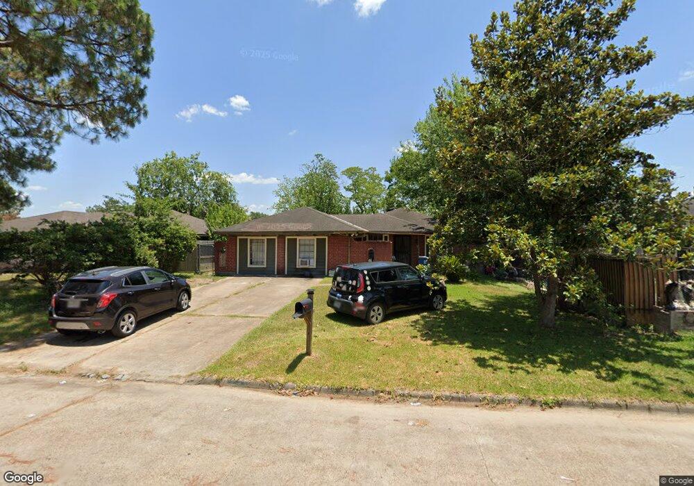 8834 Brackley Ln, Houston, TX 77088 - photo 1