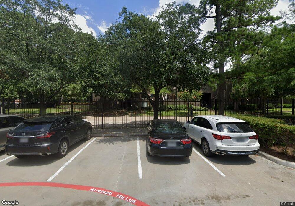 388 Litchfield Ln, Houston, TX 77024 - photo 1