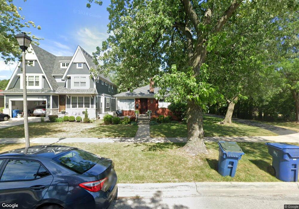 981 S Hillside Ave, Elmhurst, IL 60126 - photo 1