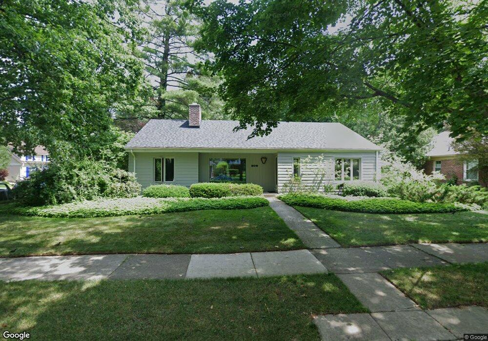 306 Stephens Rd, Grosse Pointe Farms, MI 48236 - photo 1