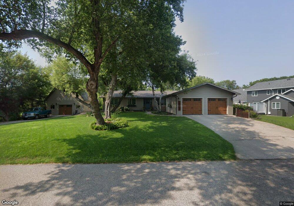 1502 9th Ave SE, Jamestown, ND 58401 - photo 1