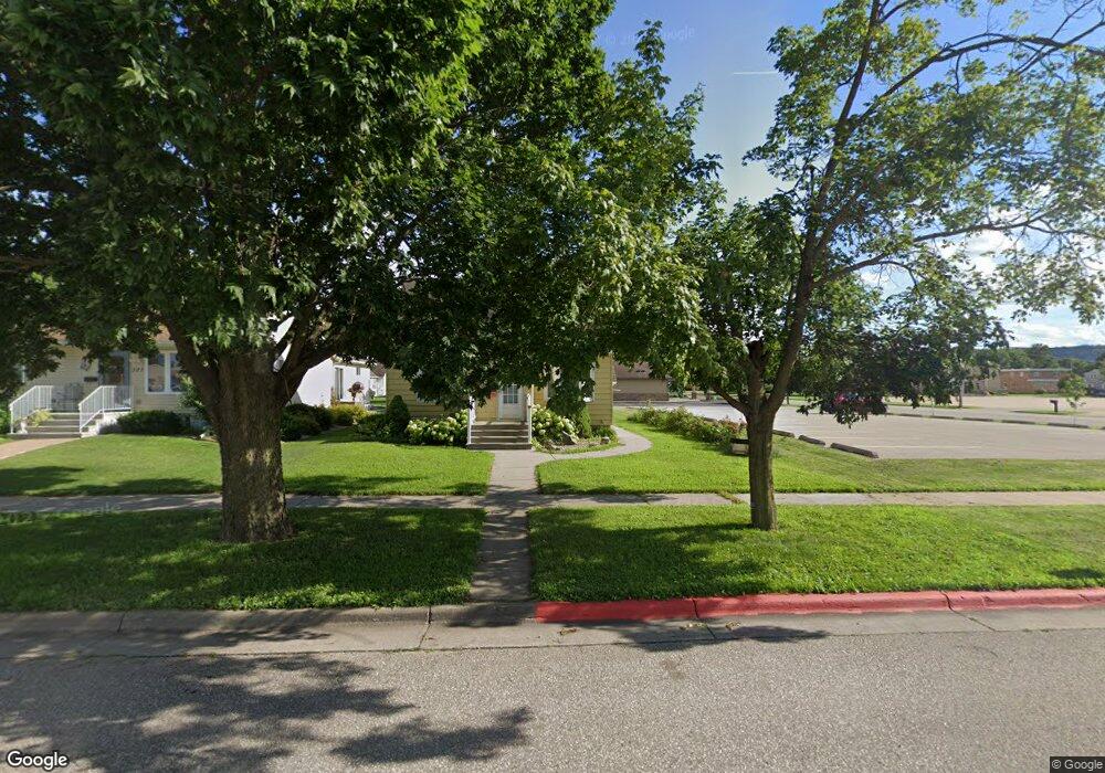 339 S 1st St, La Crescent, MN 55947 - photo 1