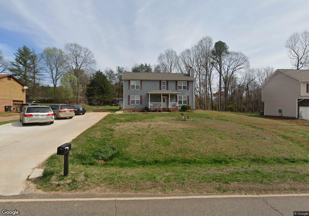 136 Kingswood Rd, Statesville, NC 28625 - photo 1