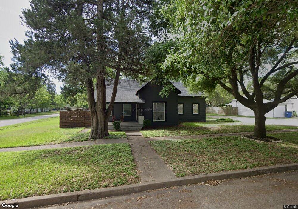 601 W Crockett St, Ennis, TX 75119 - photo 1