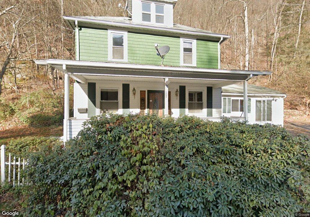 305 N Mill St, Nanticoke, PA 18634 - photo 1