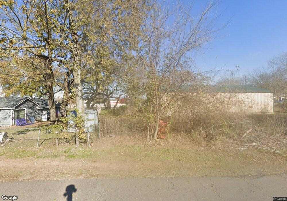 1001 W 10th St, Henryetta, OK 74437 - photo 1