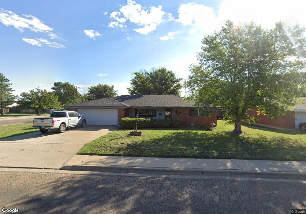 201 Phillips Dr, Dumas, TX 79029 - photo 1