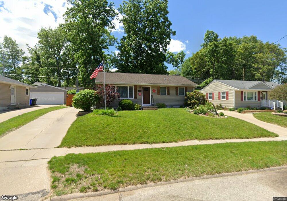 1409 38th St SE, Cedar Rapids, IA 52403 - photo 1