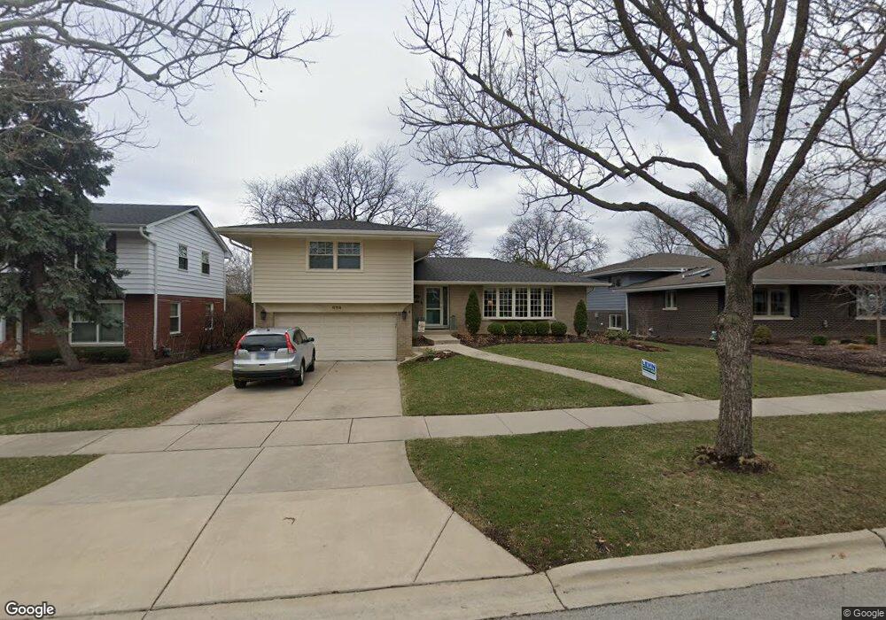 658 S Hillcrest Ave, Elmhurst, IL 60126 - photo 1