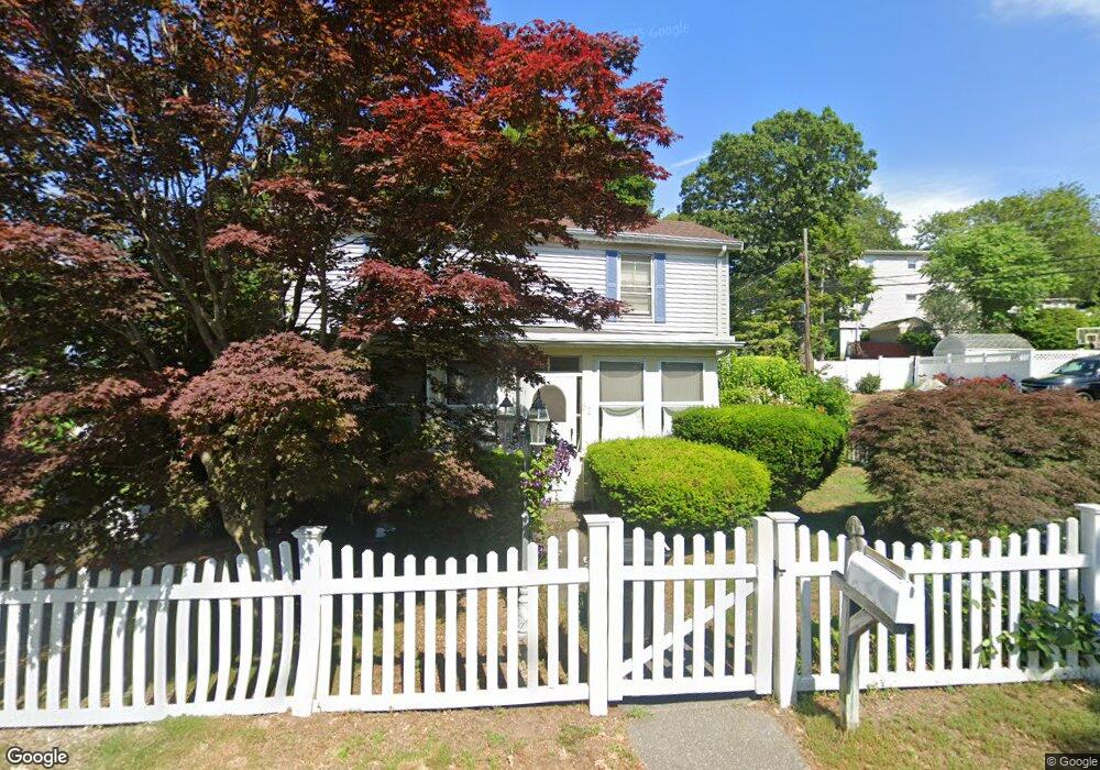 32 Tontaquon Ave, Saugus, MA 01906 - photo 1