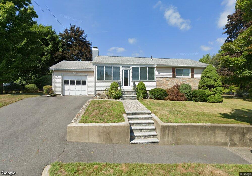 44 Loretta Rd, Waltham, MA 02451 - photo 1