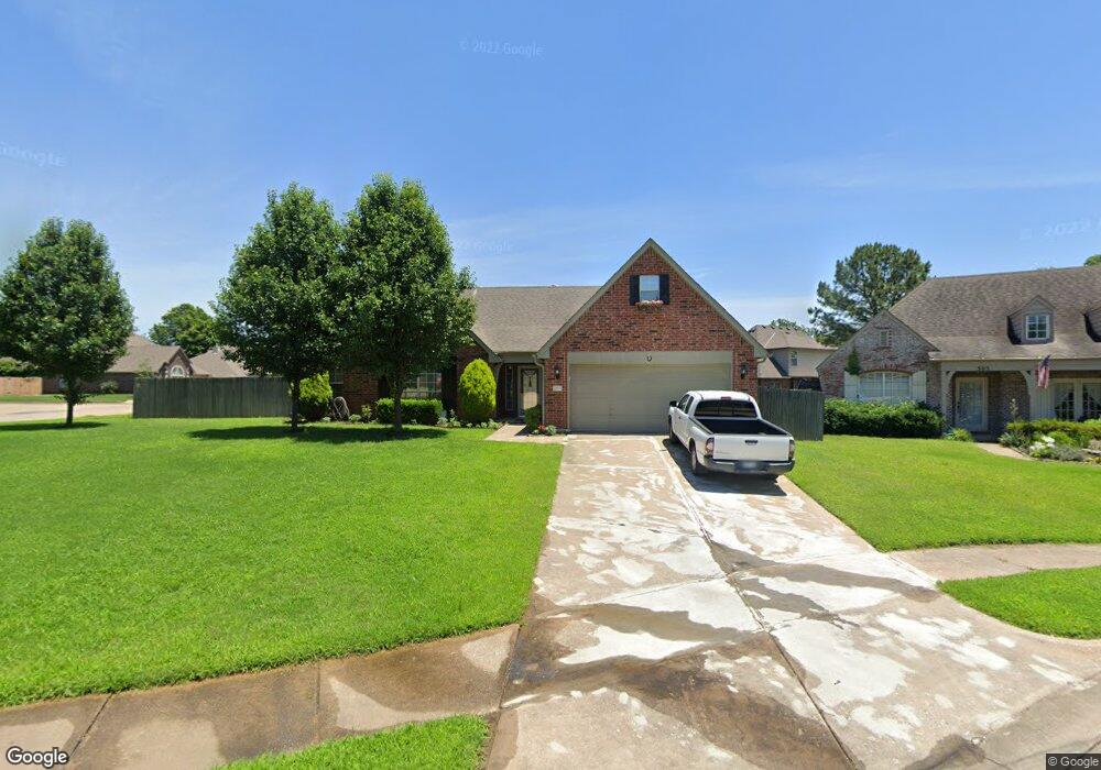 309 N Firewood Ct, Broken Arrow, OK 74012 - photo 1