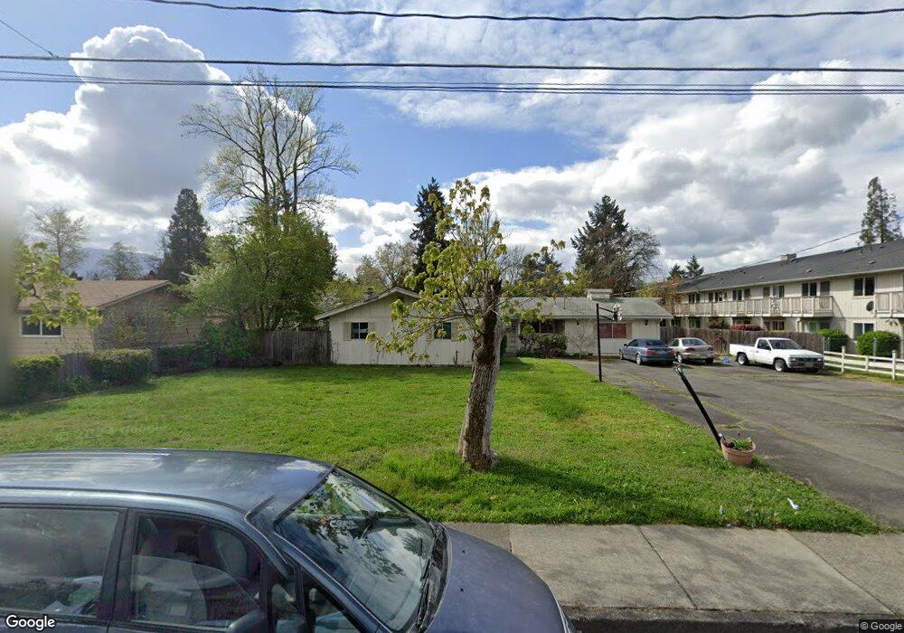 711 SW Rogue River Ave, Grants Pass, OR 97526 - photo 1