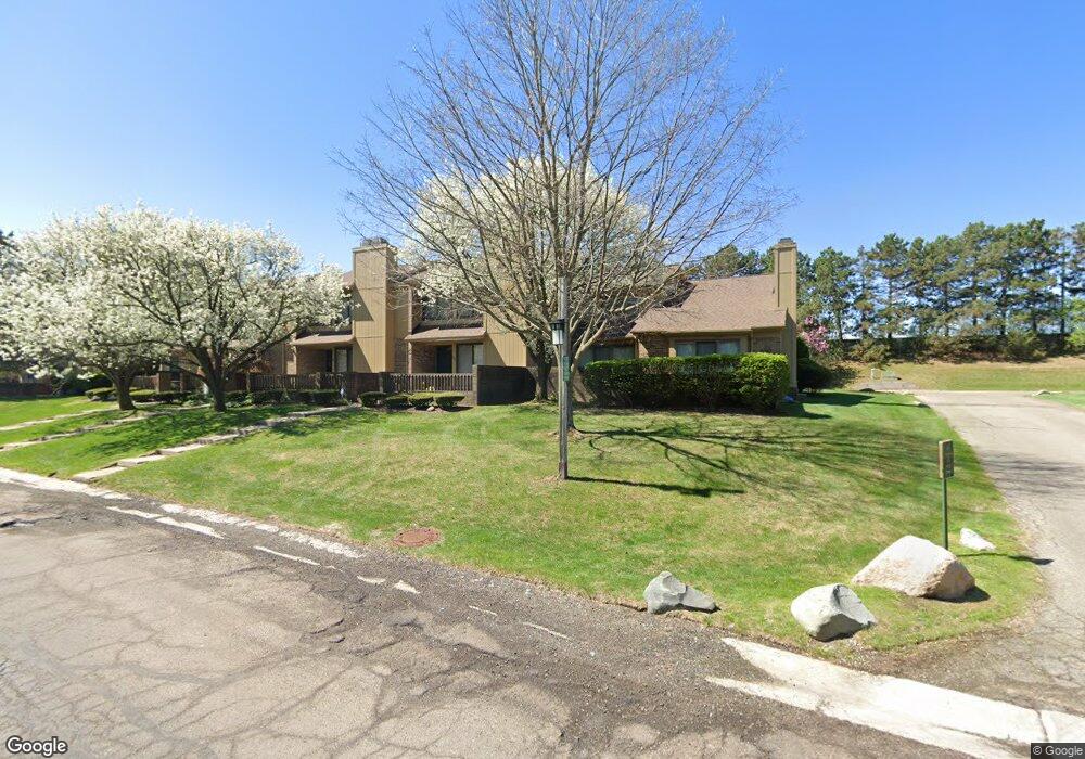1638 S Hill Cir unit 4, 20, Bloomfield Hills, MI 48304 - photo 1