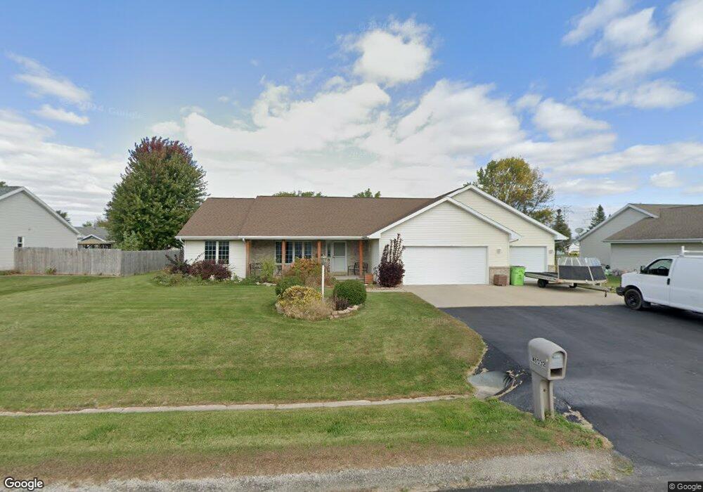 W6032 Camron Dr, Appleton, WI 54915 - photo 1