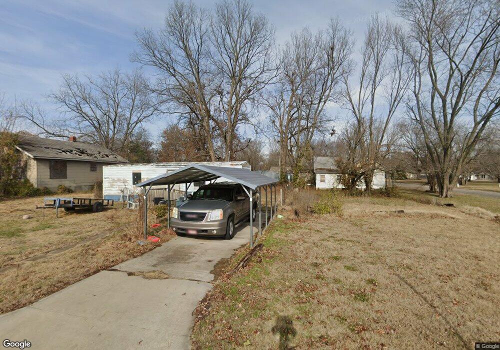 1423 Wilson Ave, Parsons, KS 67357 - photo 1