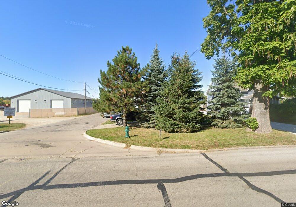 1370 Wilson Ave SW, Cedar Rapids, IA 52404 - photo 1