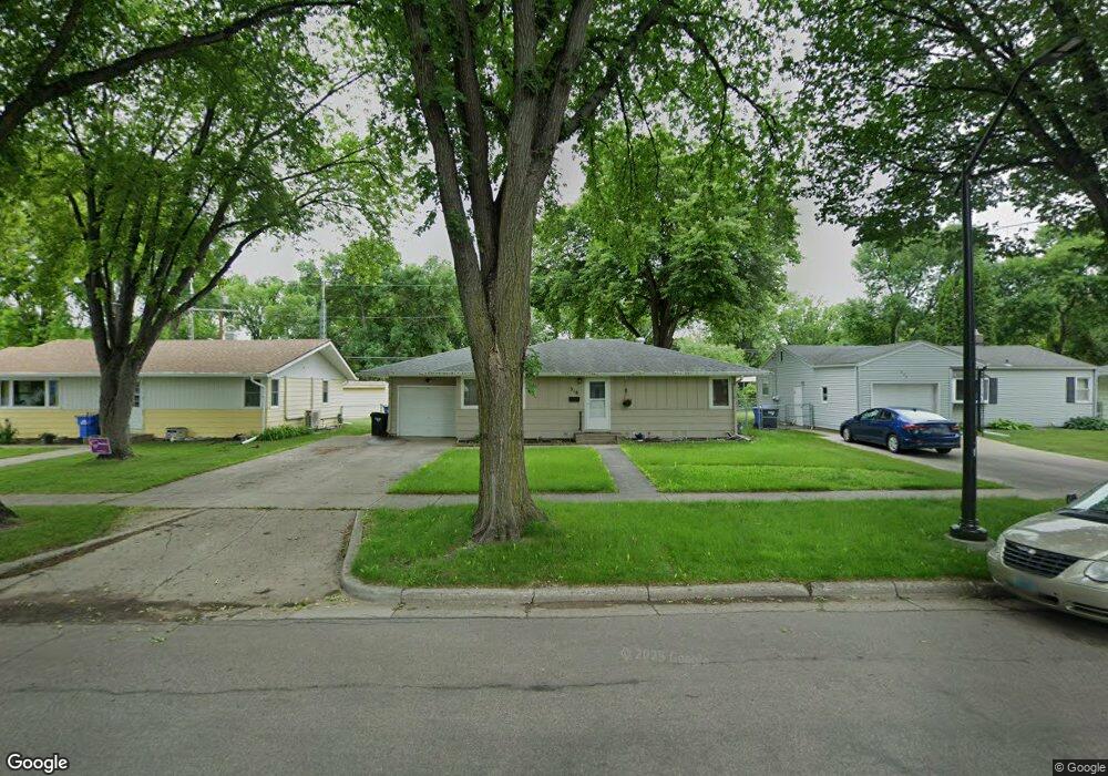 318 25th Ave N, Fargo, ND 58102 - photo 1