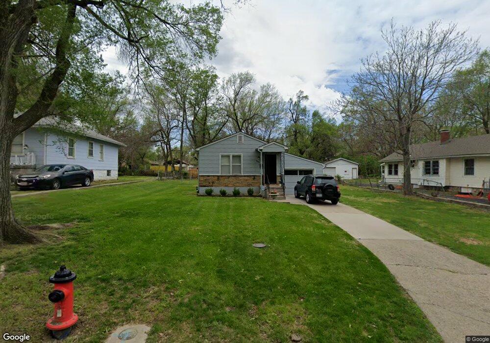 6930 Agnes Ave, Kansas City, MO 64132 - photo 1